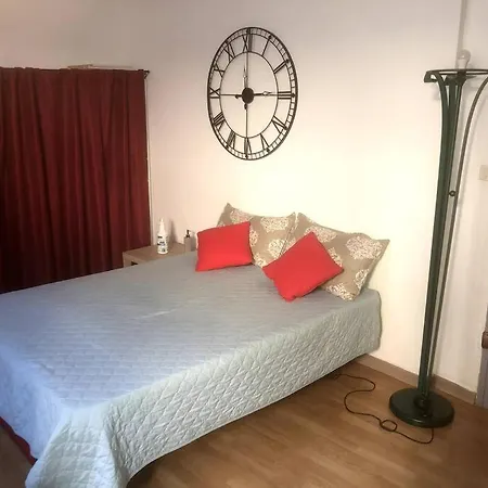 Jolie Studio Dans Le Centre Historique De